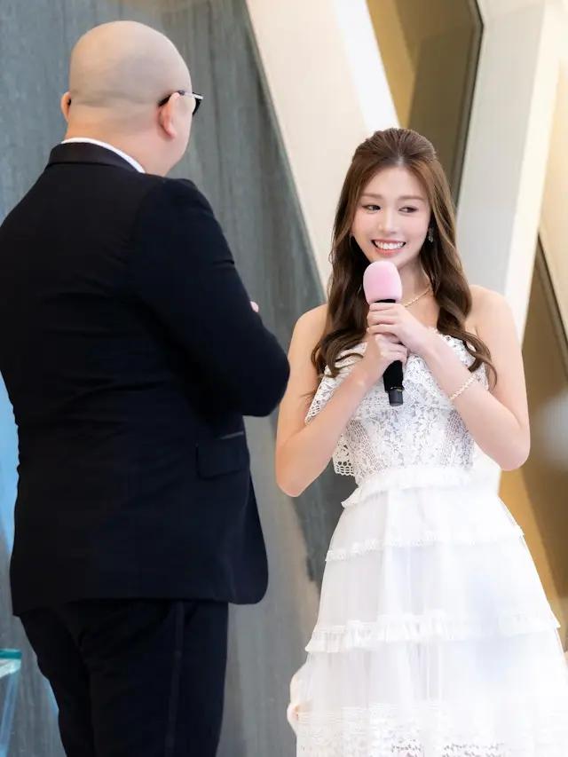 TVB小花拒爱后被辱骂,网友怒斥活该你单身一辈子，本人回复显礼貌