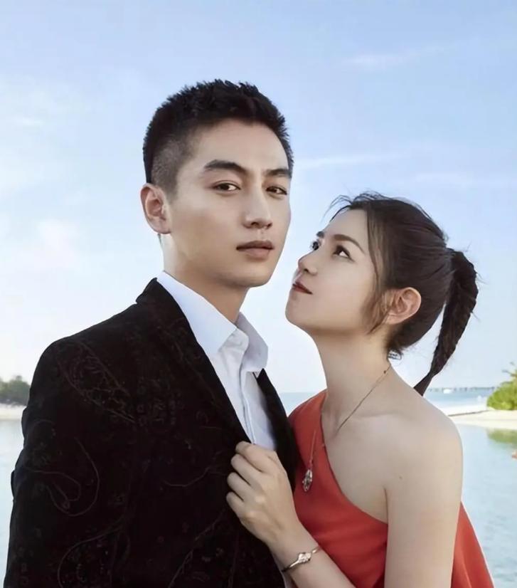 隔空对打？陈晓刚官宣喜讯，陈妍希就被骂惨，双方差距一目了然！