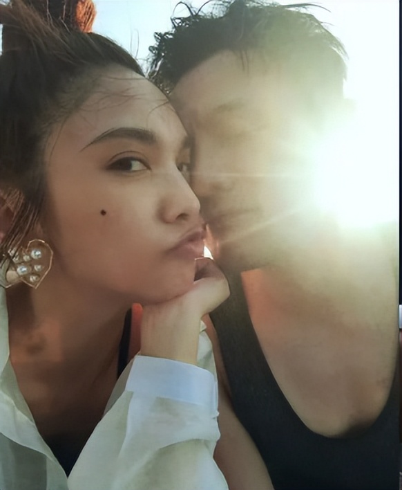 杨丞琳南昌逛街被偶遇！面黄肌瘦有了老态，侧脸与李荣浩有夫妻相