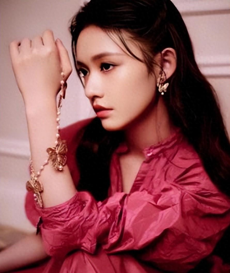 沈腾林允公园现身，疑似带娃引绯闻热议