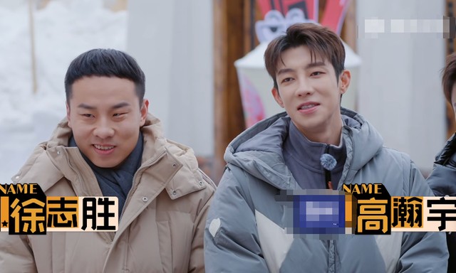 同样是老板带艺人，对比邓超和陈赫的相处细节，亲疏远近一目了然