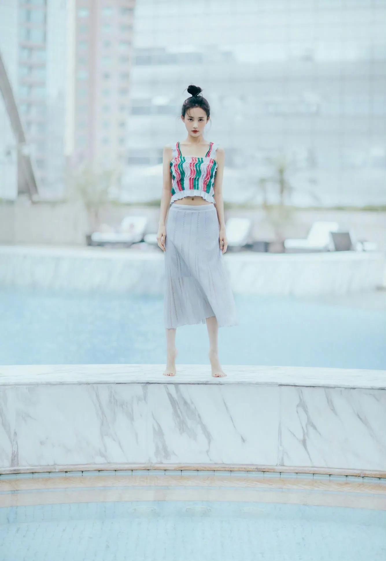 李一桐俏皮写真太可爱了