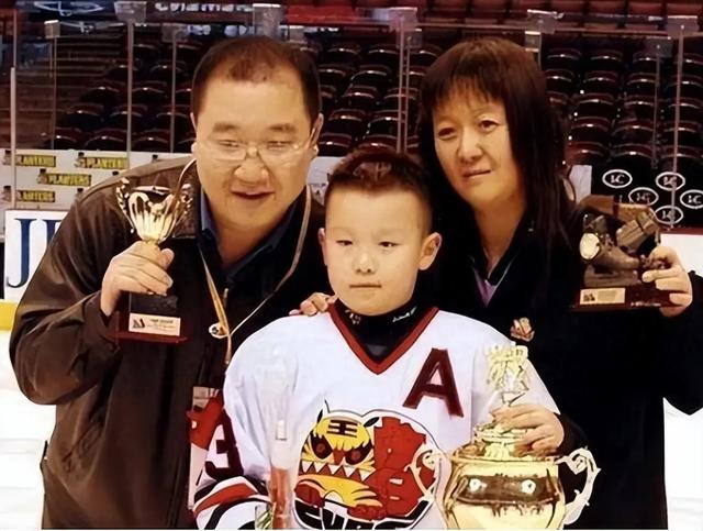 谌容离世才一年,再看嫁给英达28年的梁欢,还真应了冯小刚那番话