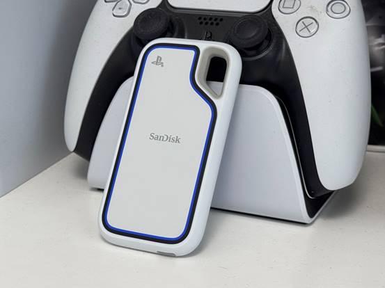 闪迪至尊极速 PS5 授权版移动固态硬盘实测全记录:PS5玩家的「移动外挂」