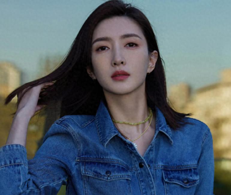 “私生子事件”仅6月，江疏影近照令人意外，原来王传君是这意思