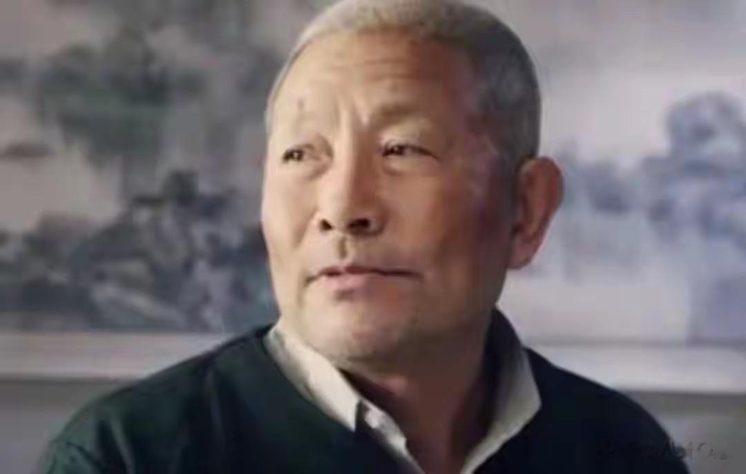 他是国家一级演员,演了半辈子戏,戏外爱妻如命,儿子是他的牵挂