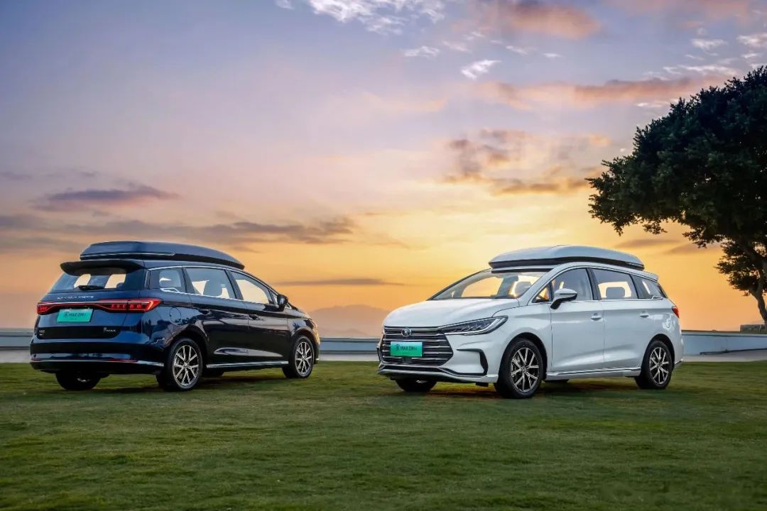 从“背后捅刀”到“明枪舌战”…车圈已疯，但没法弃疗