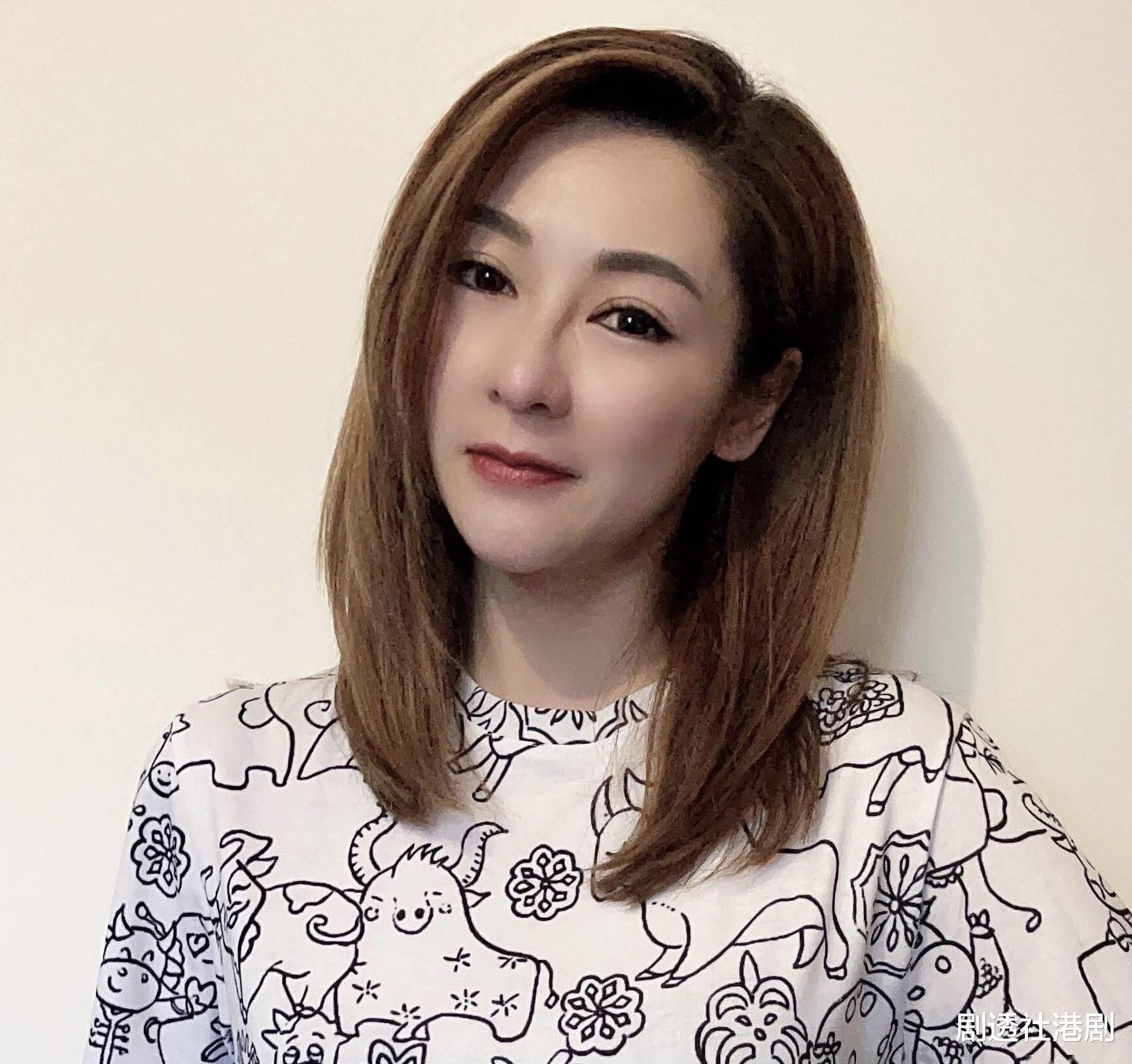 TVB前港姐亚军晒近况!获颁授院士殊荣,曾两度被圈中人夺爱