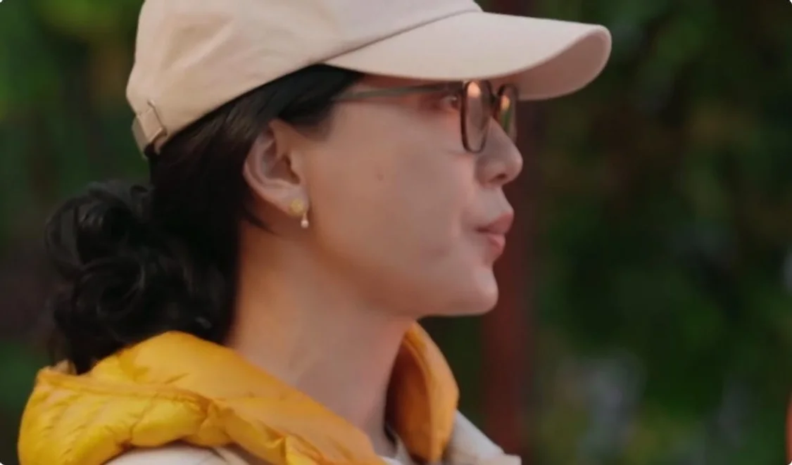 看了陈数的状态,才知道淡妆出镜也可以很优雅