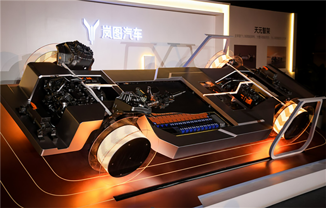 2026款岚图梦想家预售1小时订单破万，成都车展最火品牌凭什么？