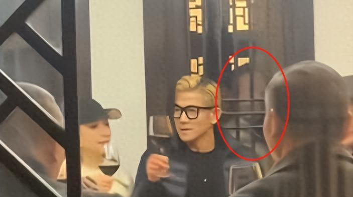 郭富城再回安徽老家，镇领导亲自迎接，神秘行程引发网友猜想