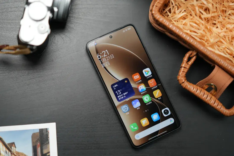 小米“堅(jiān)決清倉(cāng)”，從3999元跌至2464元，512GB旗艦降至“谷底價(jià)”