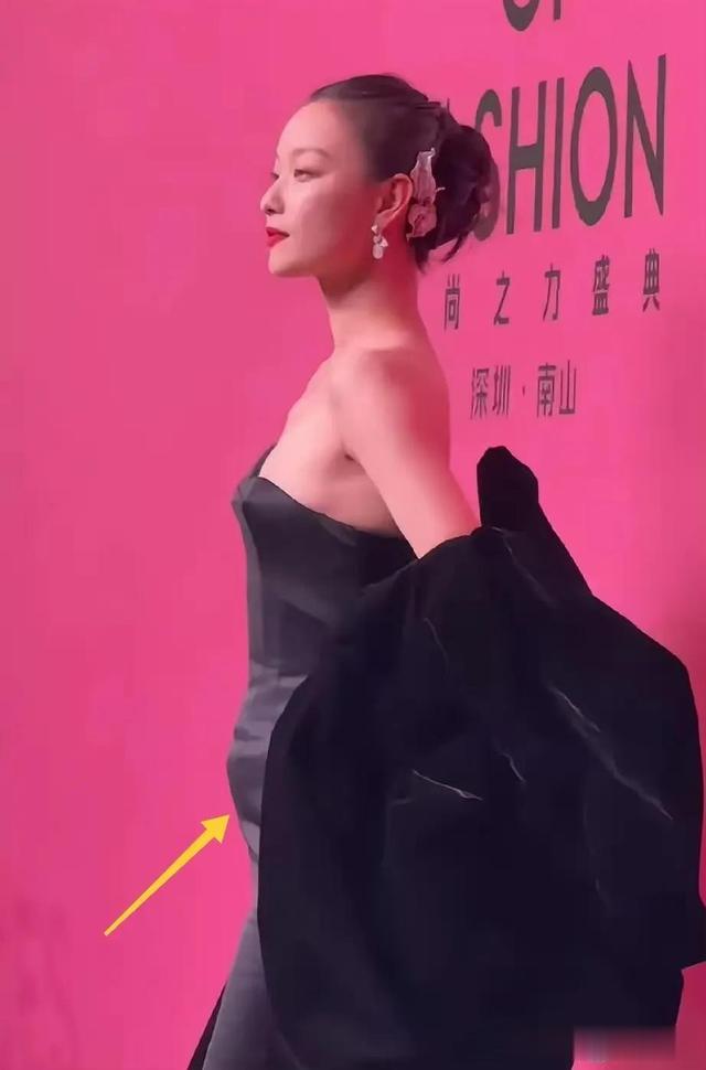 倪妮穿礼服小肚子明显！连90斤倪妮都有，普通人还在焦虑什么？