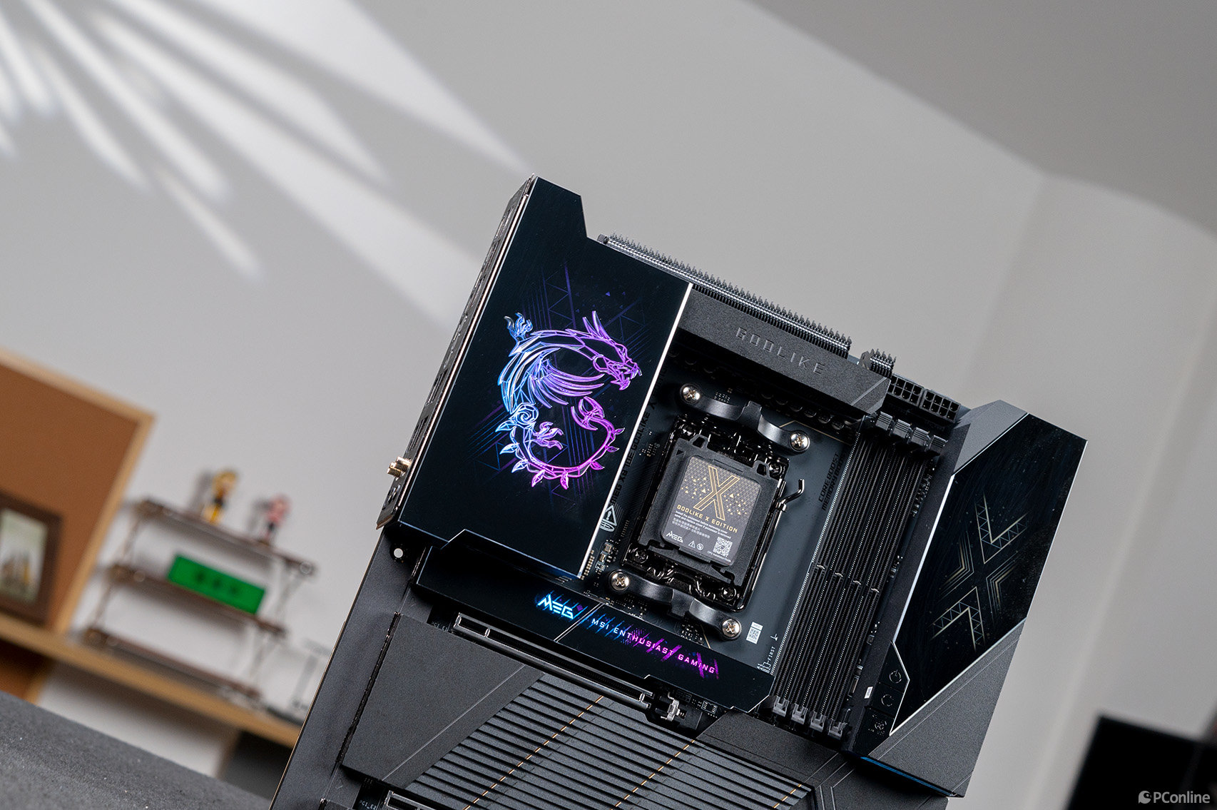 巔峰再臨！微星MEG X870E GODLIKE X顏值實拍