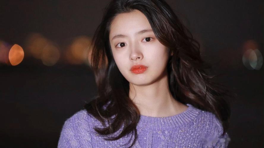 徐若晗与田曦薇撞衫事件分析 尖叫之夜造型对比研究 撞衫现象探讨