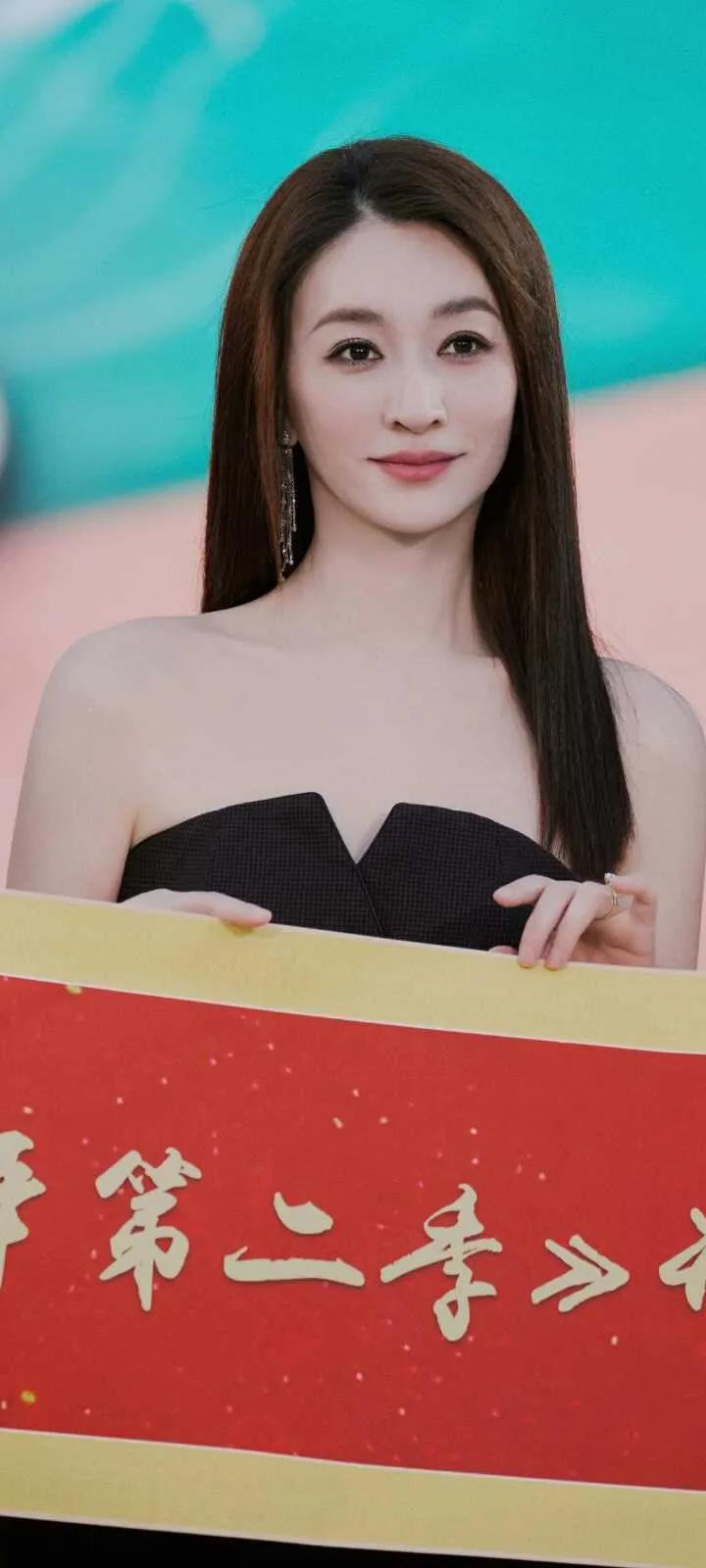 退群风波后霸气反击，李小冉：真实做自己，恶评不怕