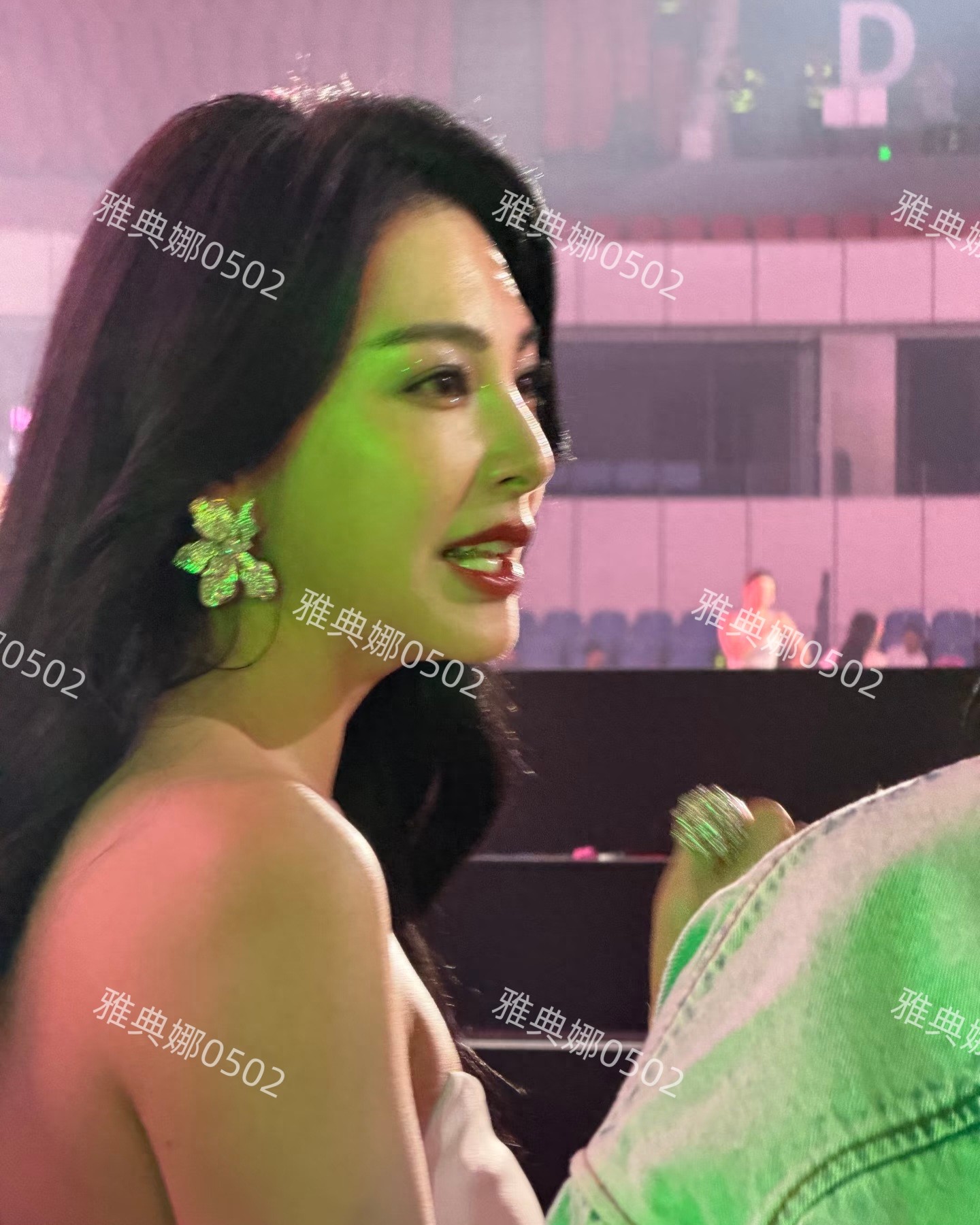 张雨绮本人比照片视频里好看太多倍，身材和皮肤超好本人特别有范