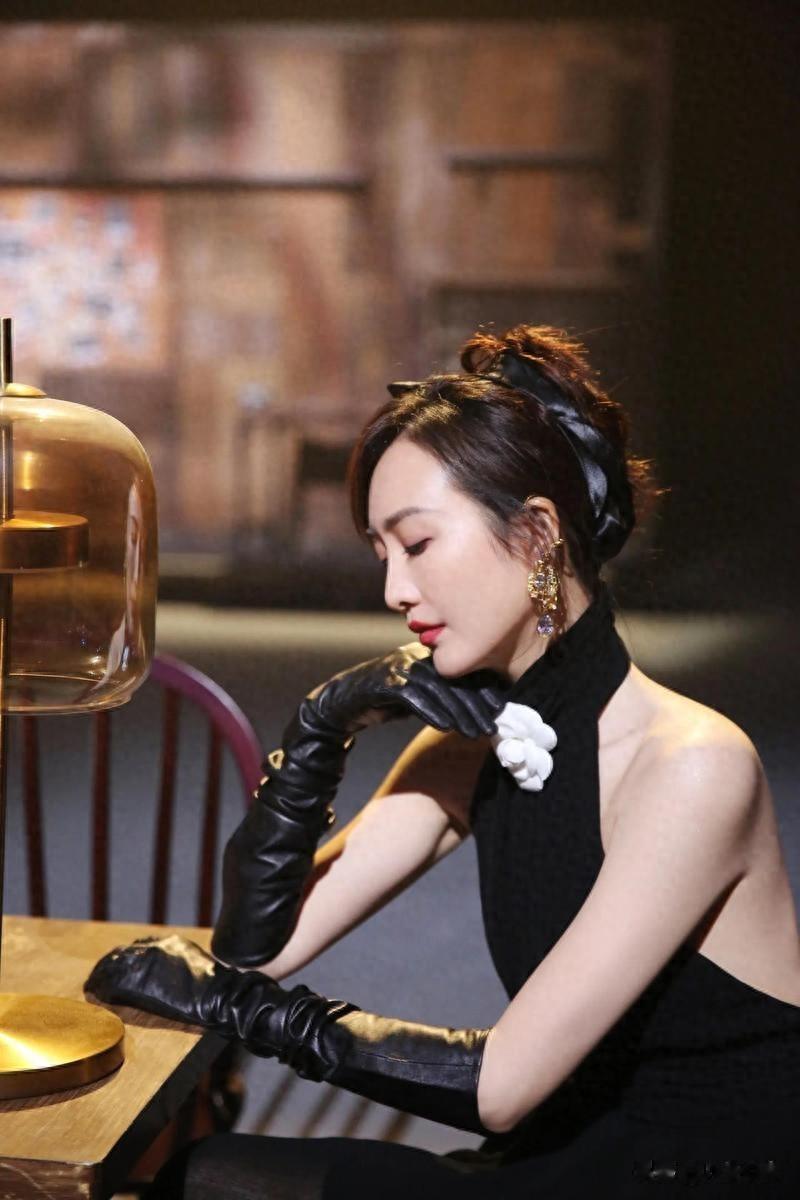 2岁女儿现状曝光后，王鸥被“扒”了个底朝天，孩子父亲到底是谁