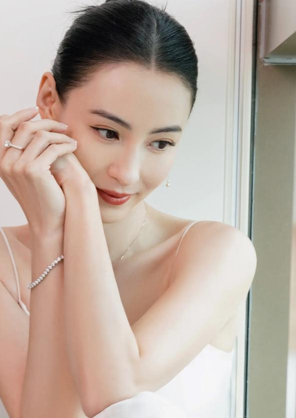 张柏芝不再沉默！坦白三胎儿子生父身份，难怪谢霆锋拒和王菲领证