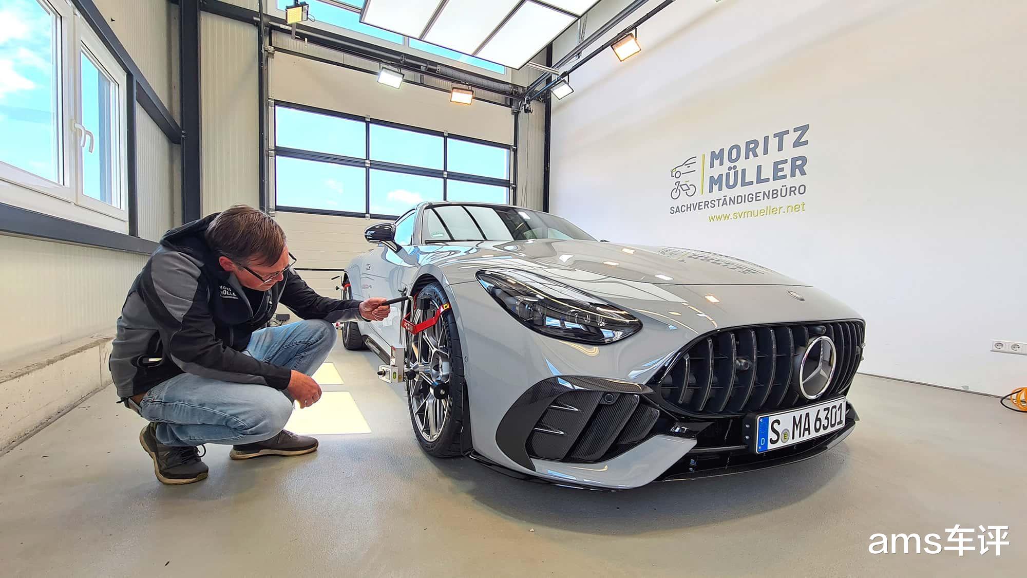 在舒适与赛道之间触到边界，AMG的取舍让GT 63 Pro变了