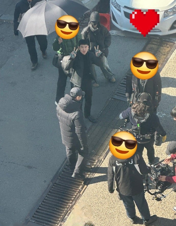 《信号2》拍摄现场，赵震雄“身材发福”，金惠秀、李帝勋再聚首