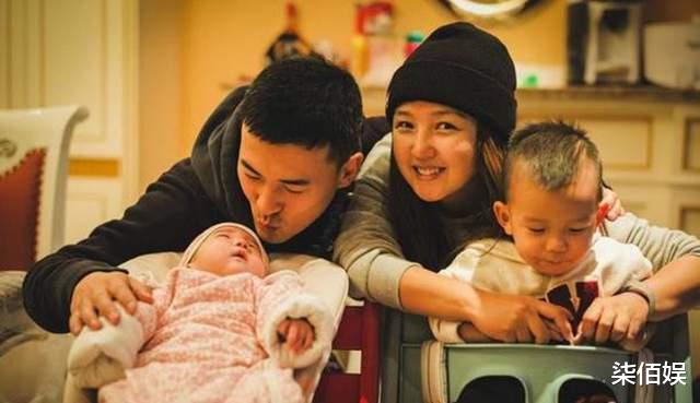 何洁前夫官宣生娃，透露妻子在外地带孩子上学，俩人分居但很幸福
