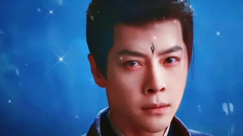 他演爹，比年轻时候还帅！