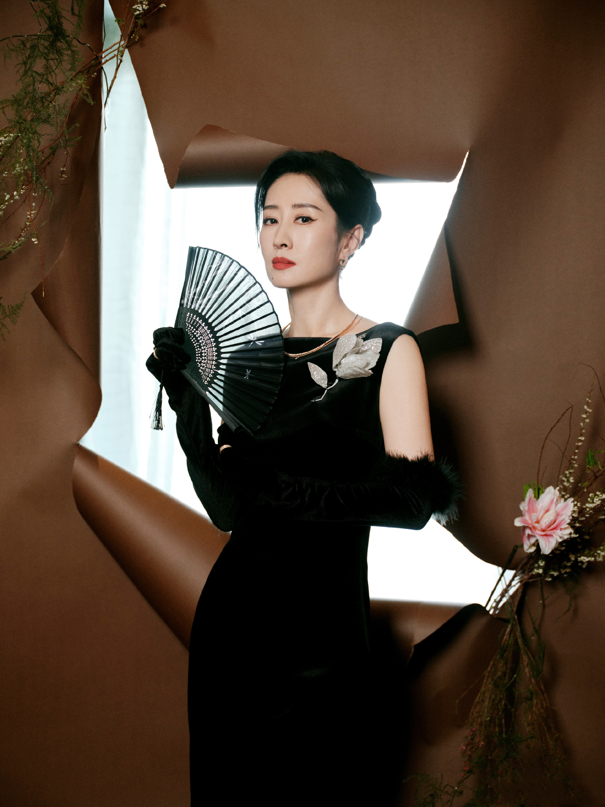 刘敏涛:你们大家都跪下,我发几张照片给你们看