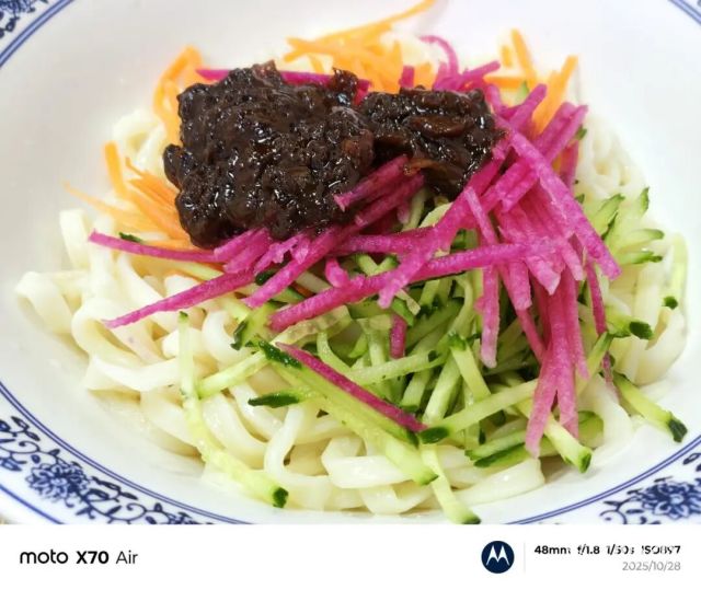 輕薄旗艦新標桿：聯想 moto X70 Air 測評