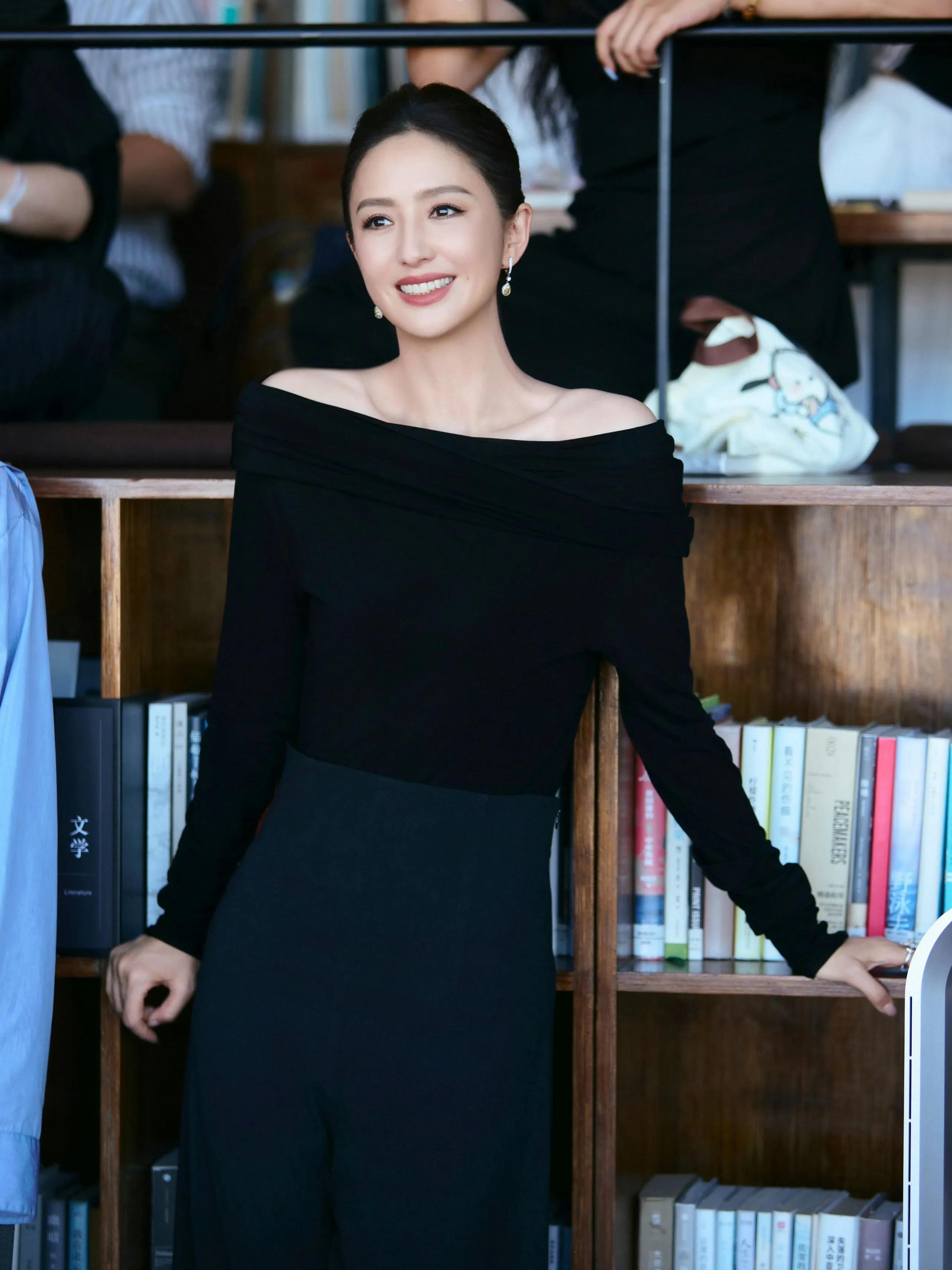 佟丽娅性感图片