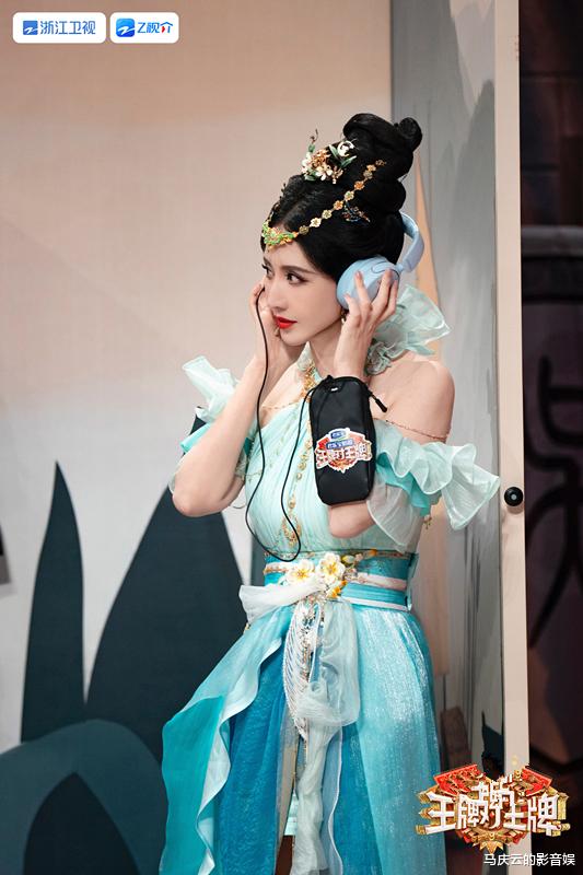 《王牌对王牌》收官,收视夺冠,再出名场面,打掉金靖假发,淋湿范志毅裤裆