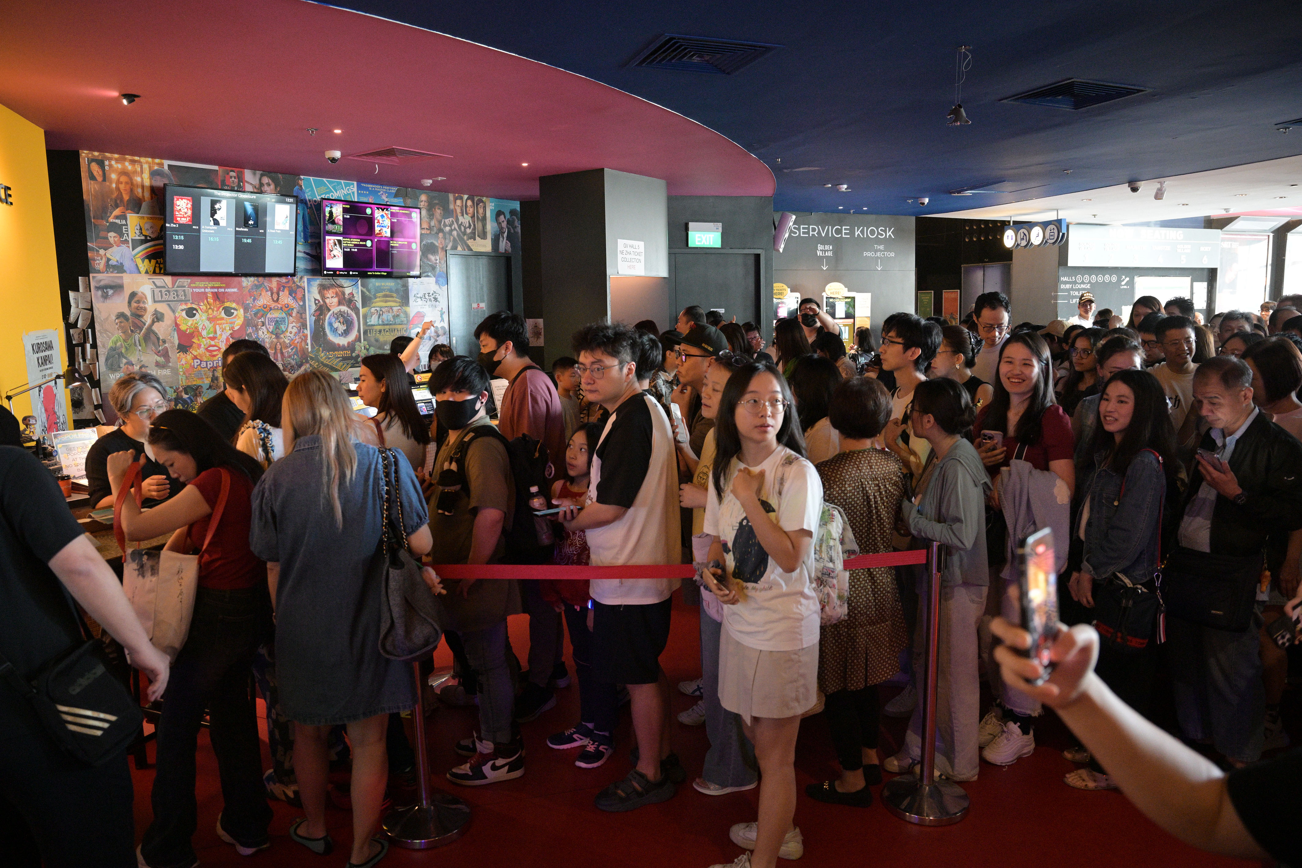 《哪吒之魔童闹海》在新加坡上映,能拿到1个亿的票房吗?