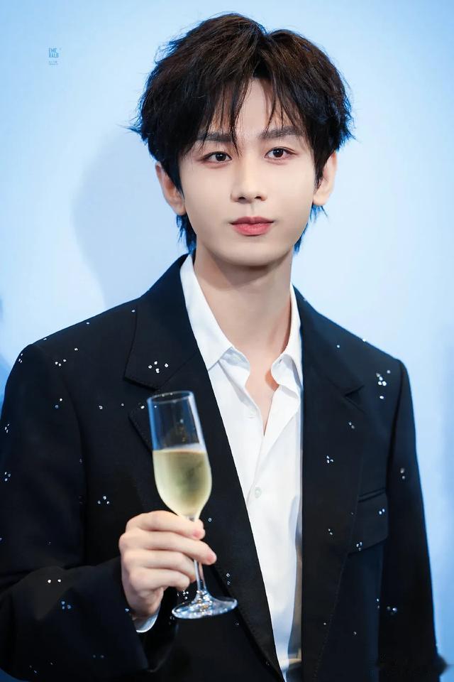 少年感十足的国民偶像洗牌，白敬亭9檀健次8吴磊7王一博6成毅第2