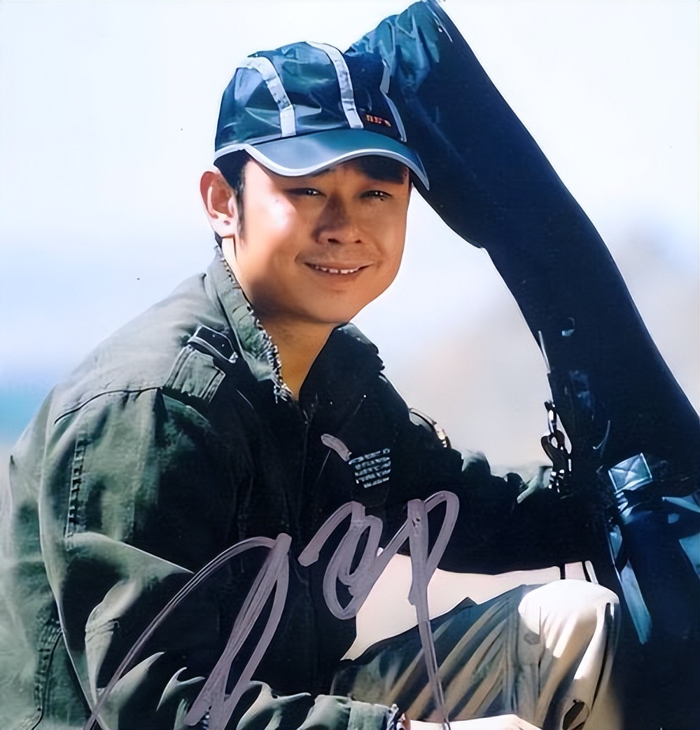 离婚34年后，再看刀郎那个\和富商私奔\的前妻，她后悔了没？