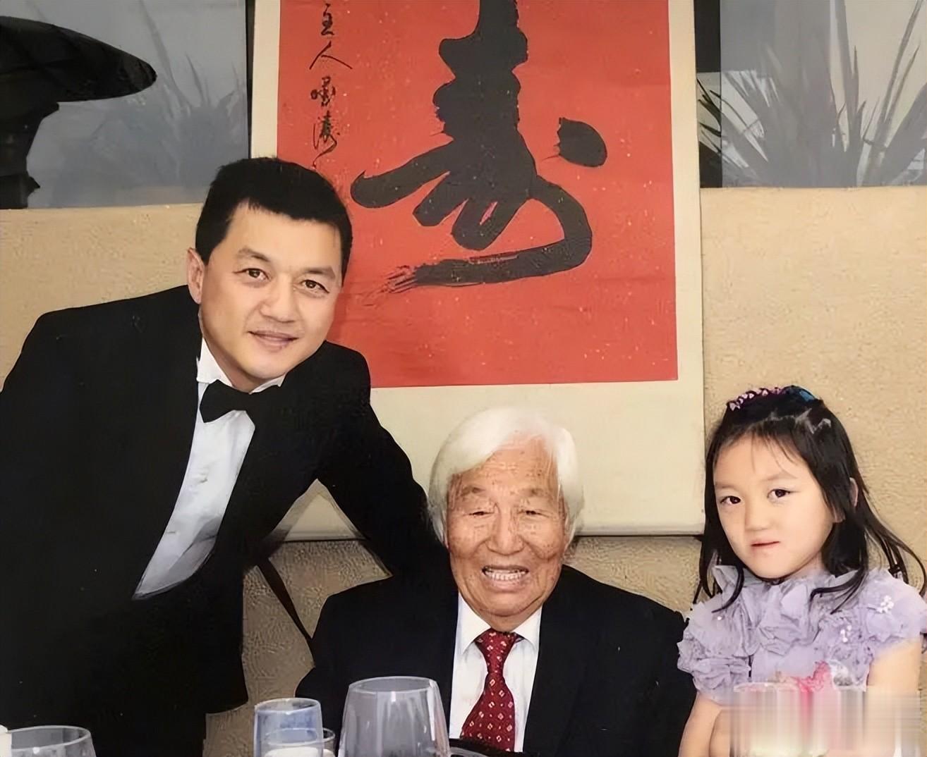 原来他就是李亚鹏外公，晚年定居美国，74岁才见外孙，105岁去世
