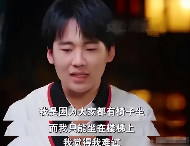 面相变了!郭德纲带家人现身上海,王惠眼神犀利,郭汾阳表情不满