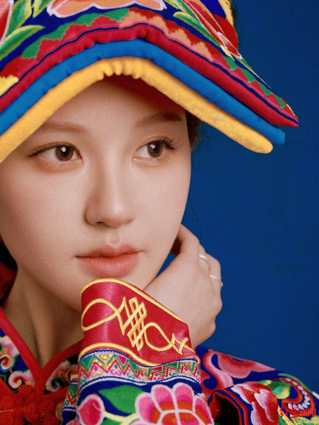 赵露思直播回应合约纠纷：一场娱乐圈的“闹剧”变“喜剧”