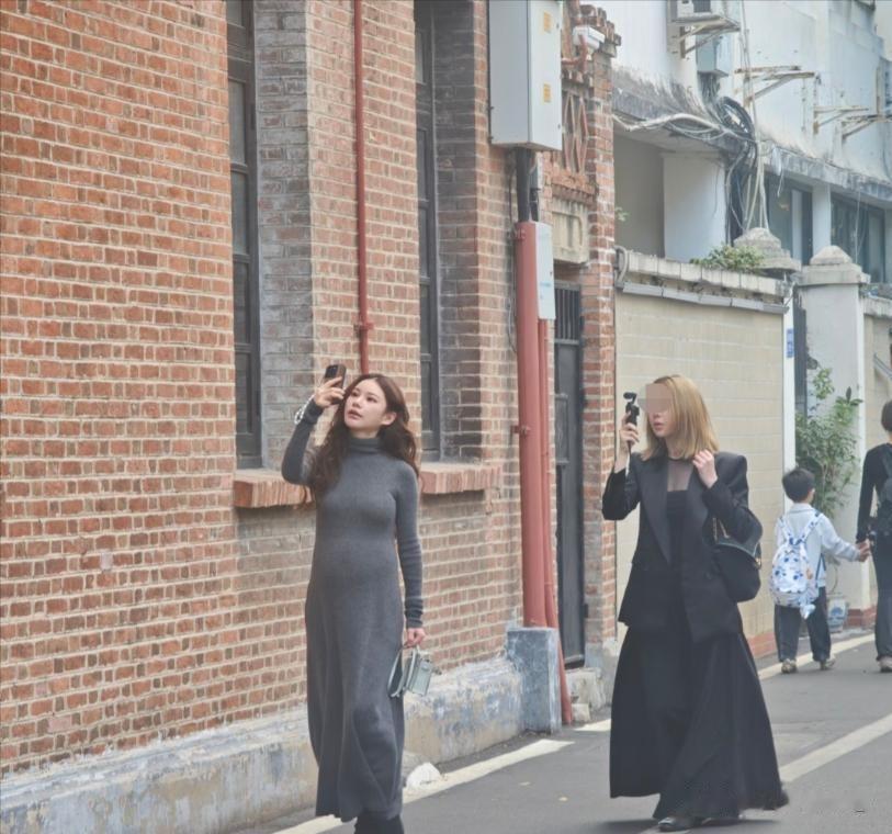 汪小菲连轴转太累，叹气还要和家人过节，表示两边都是家