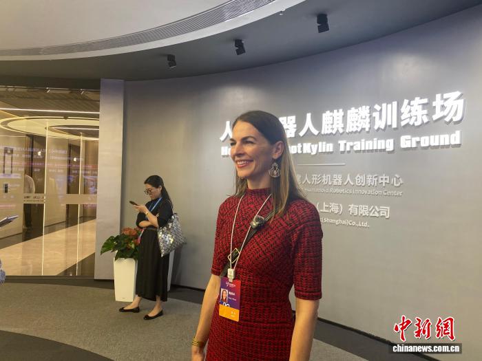 漢學家探訪人形機器人訓練　感嘆“中國的技術進步正引領世界”