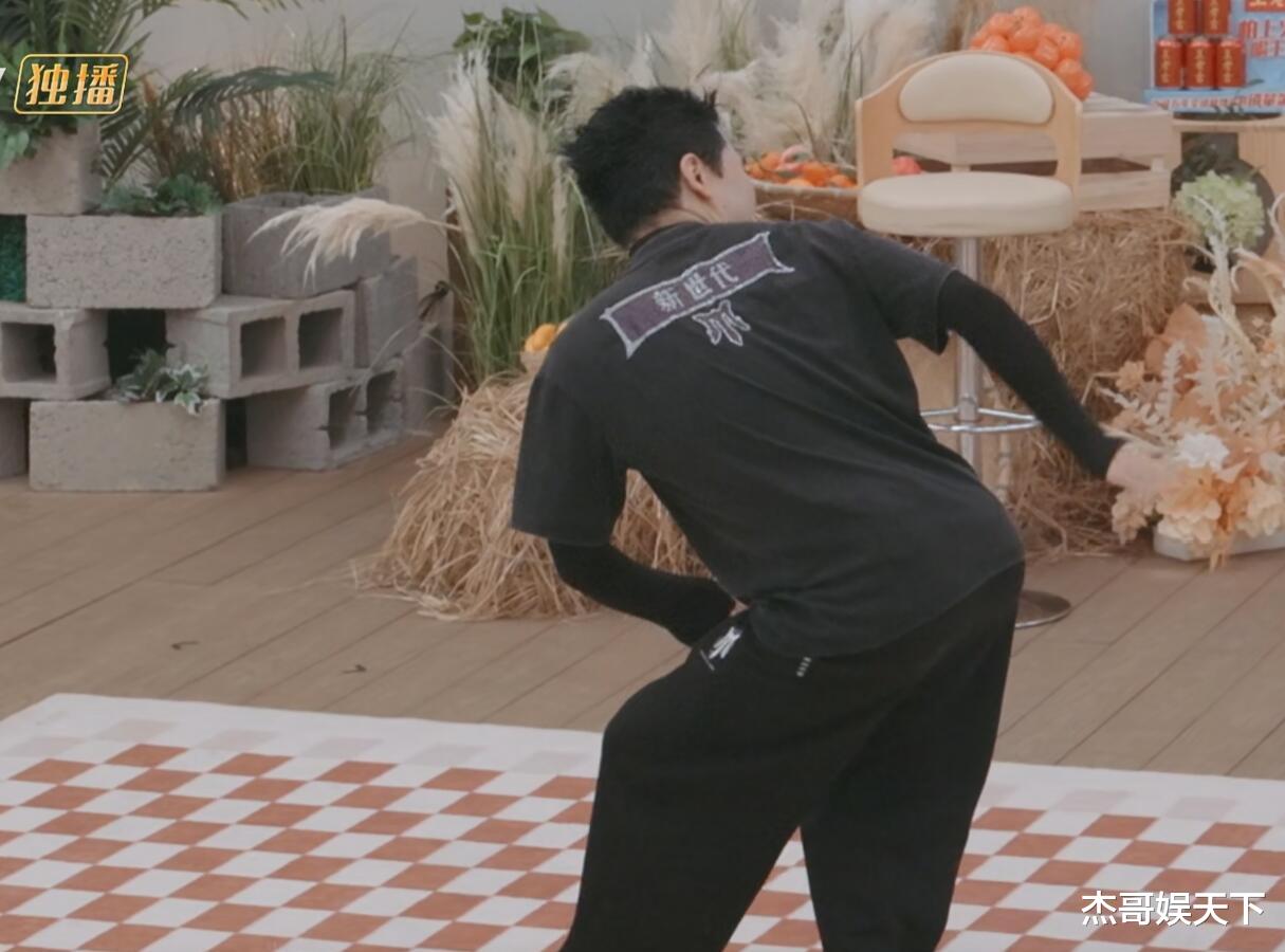 胡夏的敢怒不敢言，张晋输给李承铉，让我看到《披哥》有多不公平