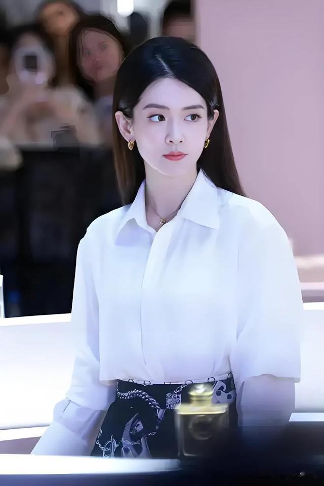 大大方方的女星写真——陈昊宇