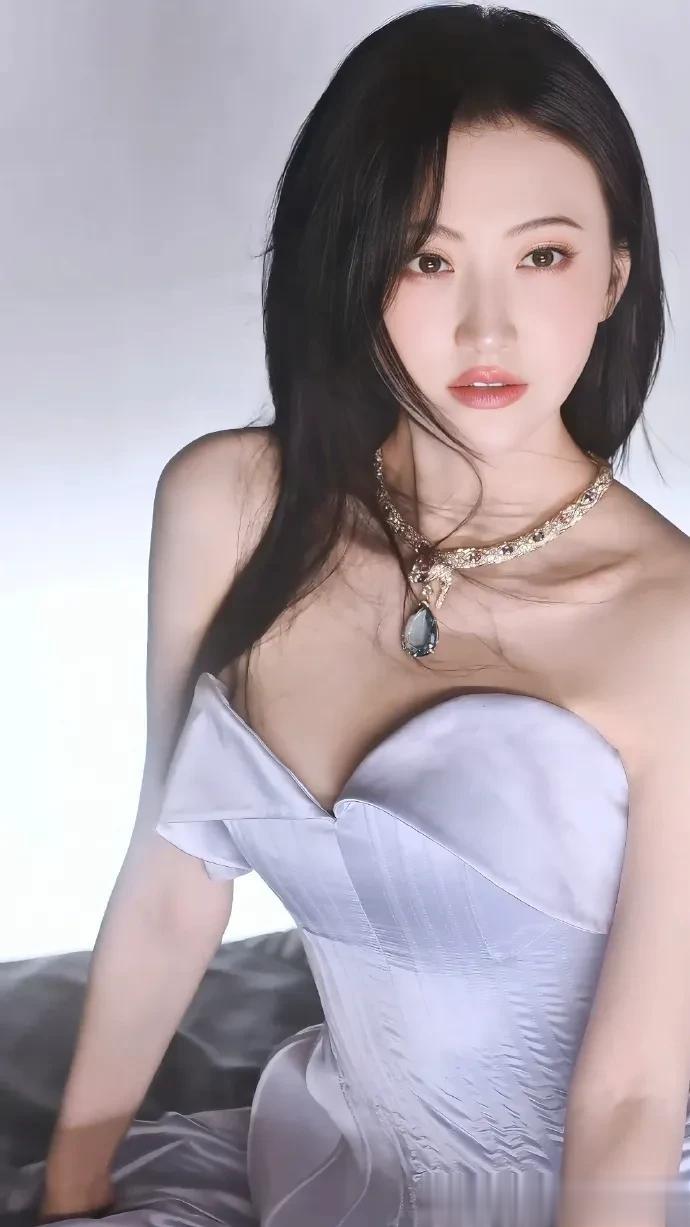 景甜这富态的身材太讨人稀罕了