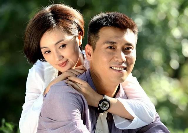 沉默一天后，李乃文深夜发文悼念朱媛媛：十字胜千言的同窗绝唱