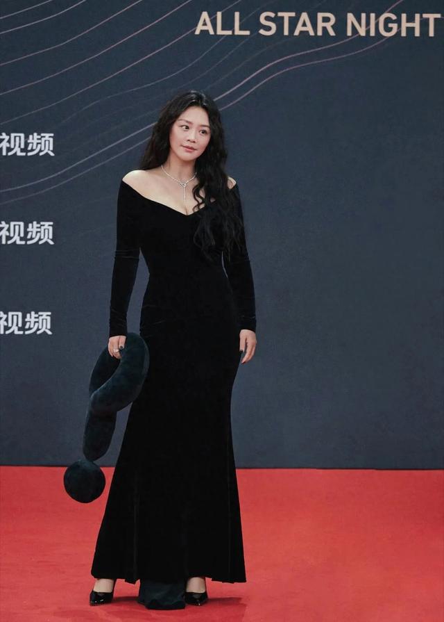 马思纯，不是长胖了，而是中年发福，增添了一份韵味