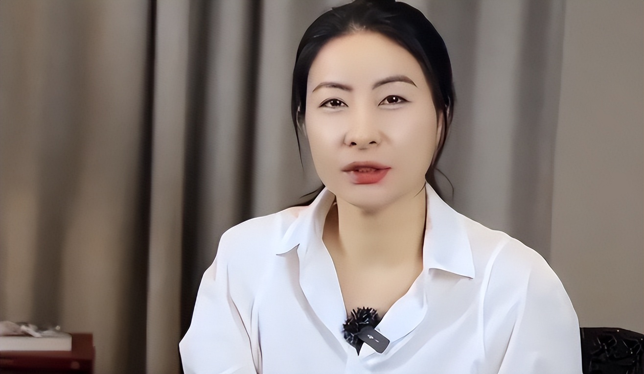 霍震霆也没想到，被寄予厚望的儿媳郭晶晶，竟遭到一个这么大教训