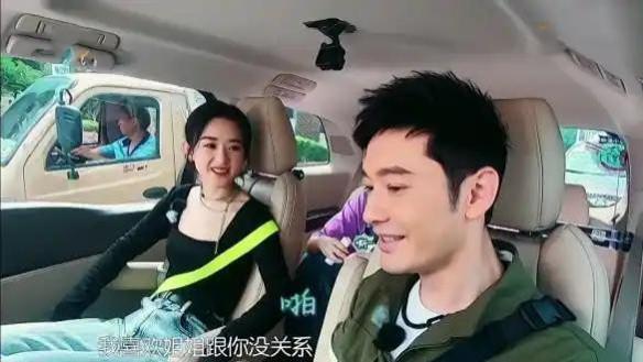 不久前赵丽颖刚跟着《在人间》团队在美国参加电影节，后马不停蹄就回国参加品牌活动