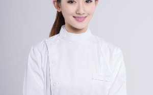 我卖肾救母，弟弟却拿钱买包给女友