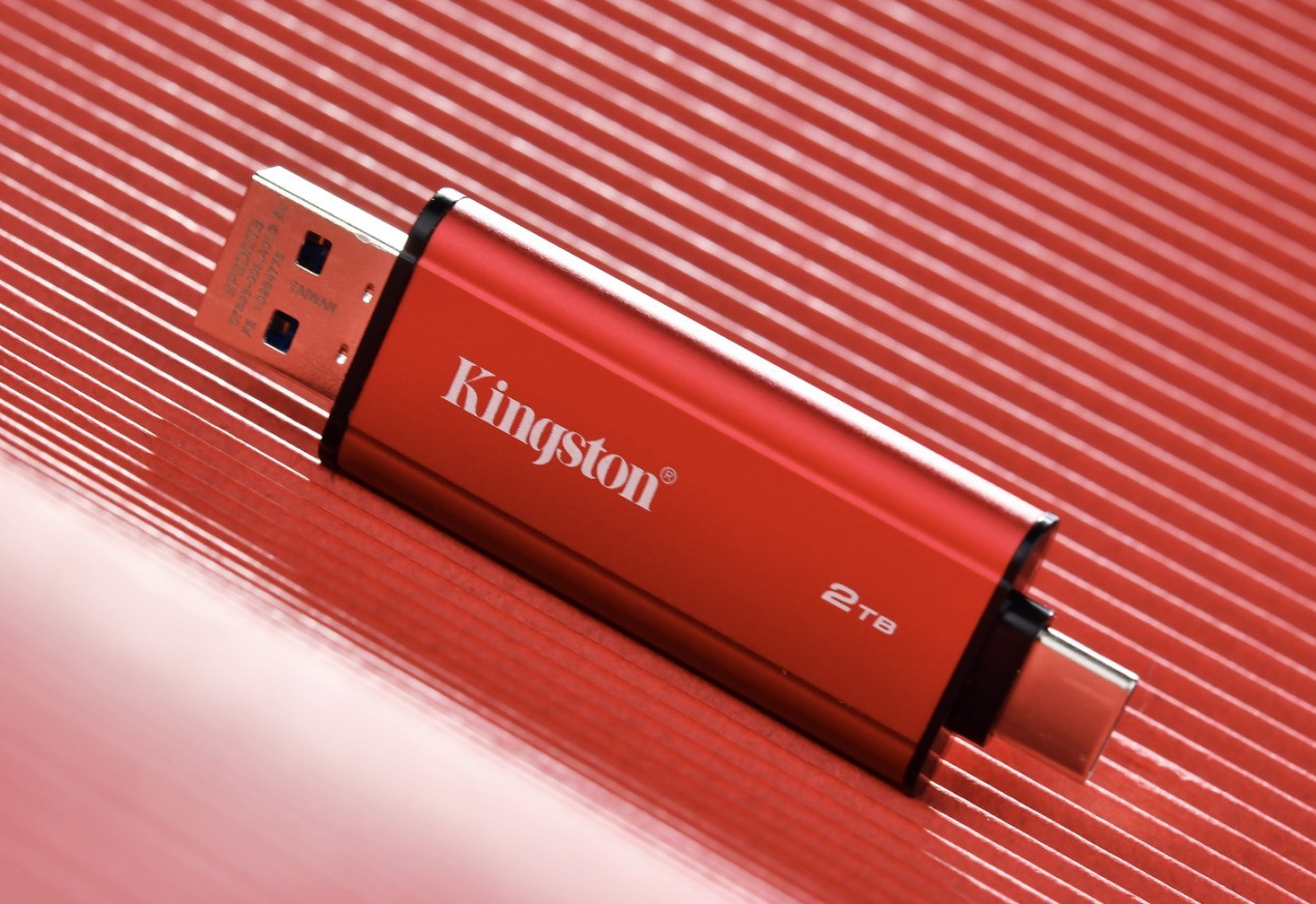 金士頓Dual Portable雙接口移動固態(tài)硬盤評測：優(yōu)盤身形，固態(tài)實