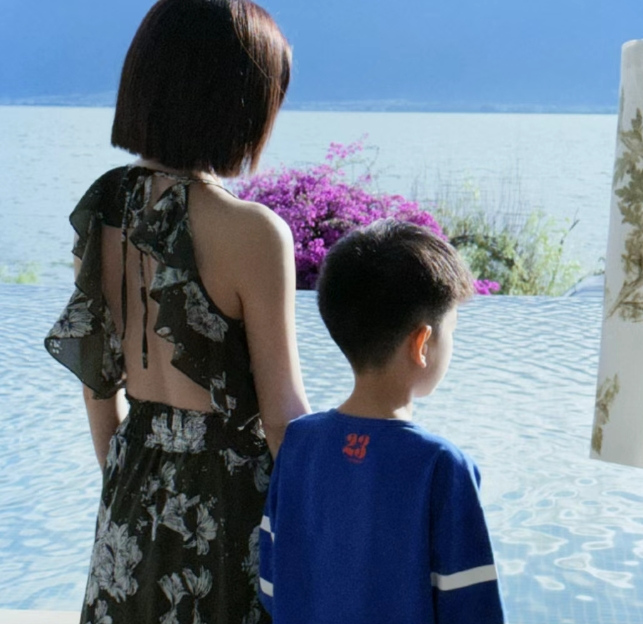 42岁陈妍希洱海庆生，儿子身高令人惊叹，陈晓与这般美好失之交臂