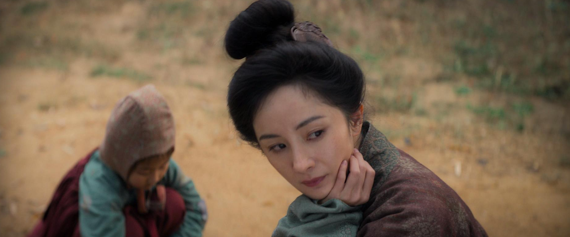 连续2天逆跌，票房会破30亿？大鹏都压不住，暑期档又诞生大黑马